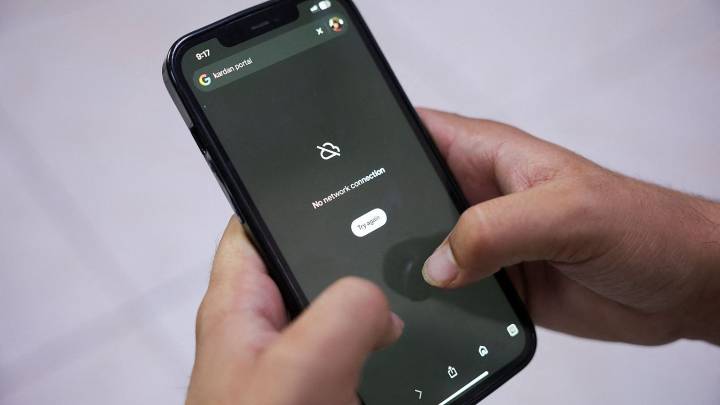 Afganistán cumple 24 horas sin internet