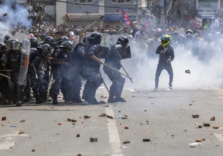 En Nepal, protestas de jóvenes contra la censura y la corrupción dejaron 19 muertos...