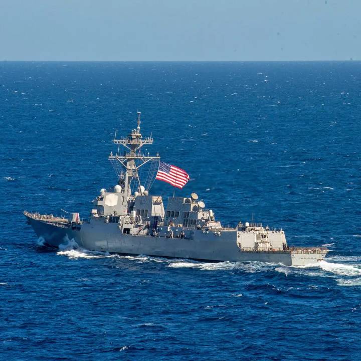 Ataque de Trump a presunto barco de drogas venezolano genera dudas sobre su uso del poder militar