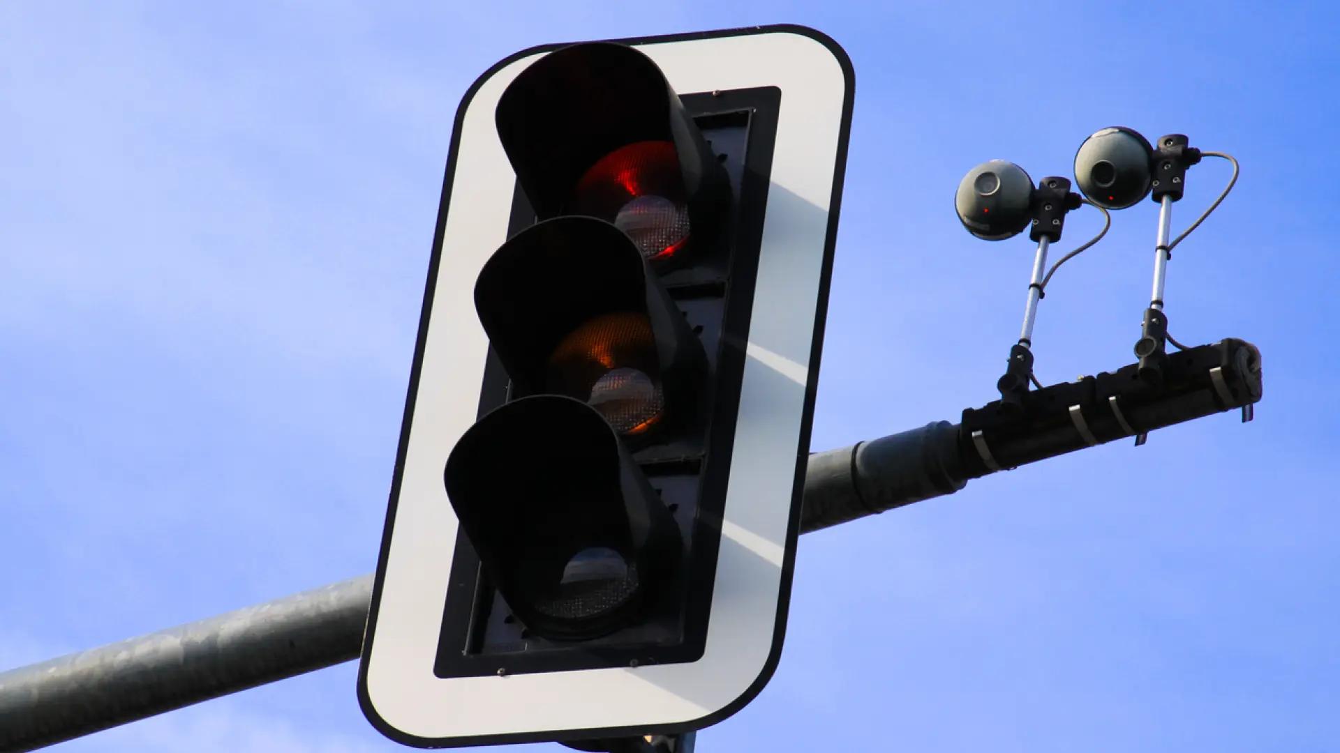 Málaga instala cámaras en cruces conflictivos y empieza a multar: estas son las sanciones a las que se enfrentan los conductores