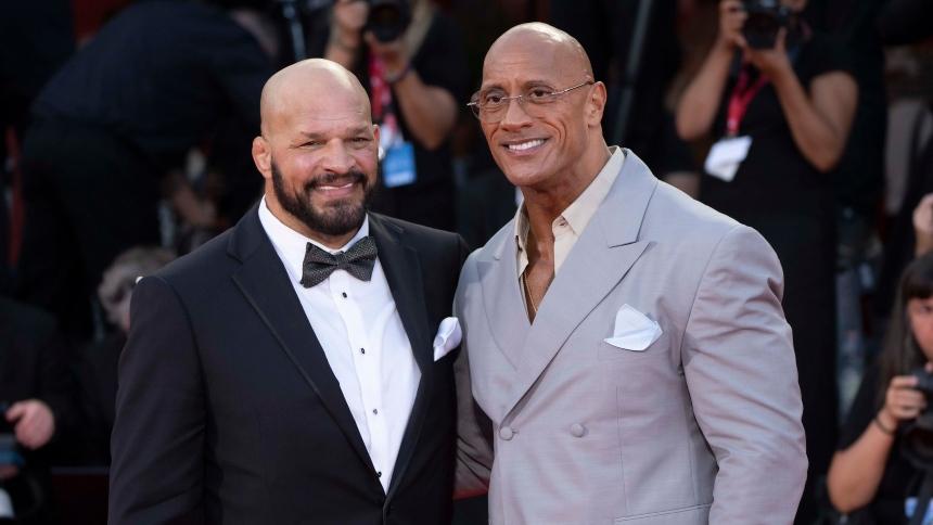 ¡Increíble! Dwayne ‘La Roca’ Johnson desata la admiración con su asombrosa transformación física.