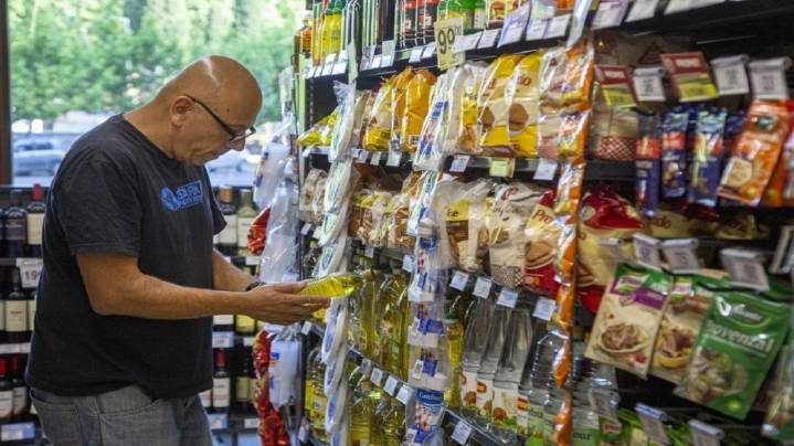 Las ventas minoristas cayeron 2,6% interanual en agosto, según la CAME