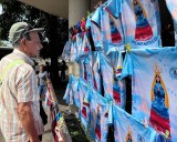 Vendedores de franelas llegan desde el Táchira con camisas de La Vinotinto y de Vallita