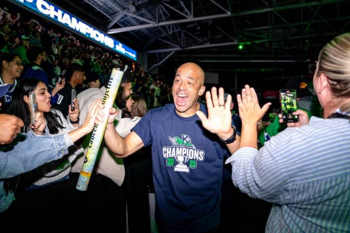 Abbotsford Canucks head coach Manny Malhotra receives contract extension