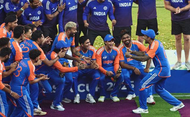 Trophy drama mars India’s Asia cup triumph over Pakistan