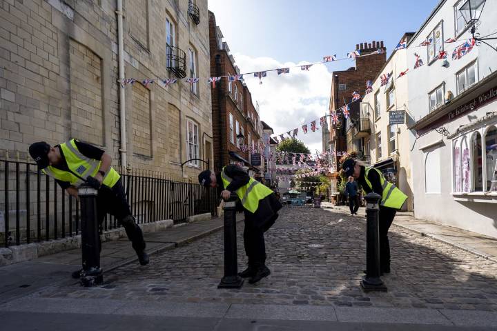 Specialist police search Windsor ahead of Trump’s state visit