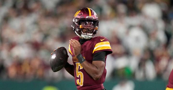 Commanders' Jayden Daniels says he feels good and it's up to the doctors to decide if he can play