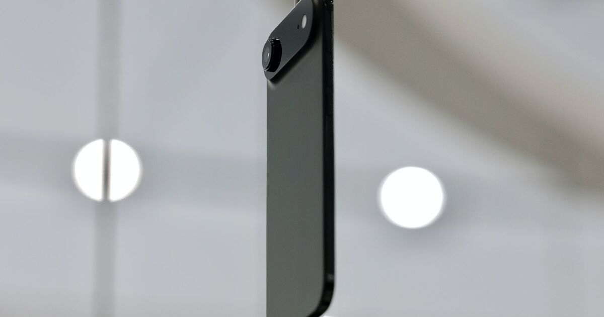 Usuarios acusan al iPhone 17 de frágil