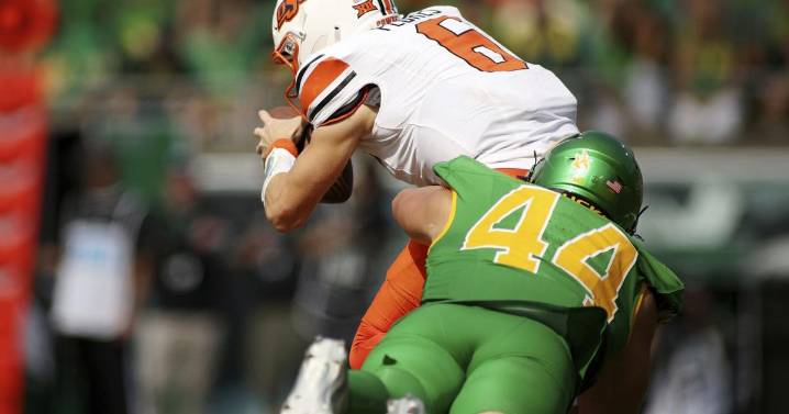 Doug Meacham faces daunting task as Oklahoma State's interim head coach