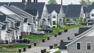 Average rate on a 30-year mortgage falls to lowest level in nearly a year
