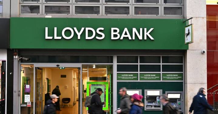 Lloyds Bank clarifies £1,000 rule for customers which left one person surprised
