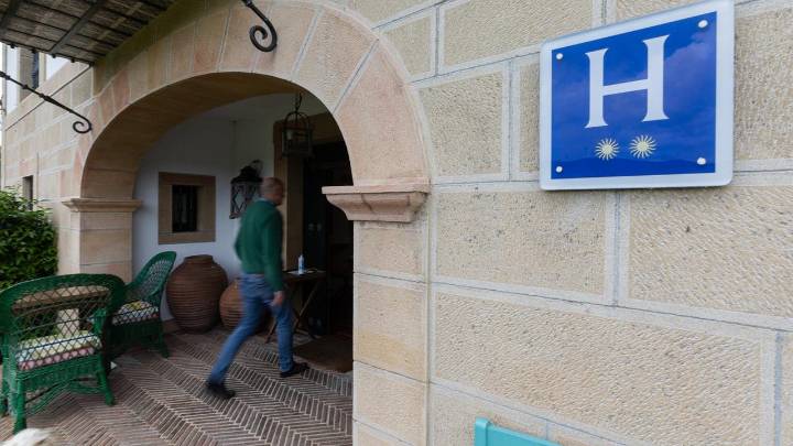 Los hoteles de Castilla-La Mancha llenan más en agosto y rompen la racha negativa