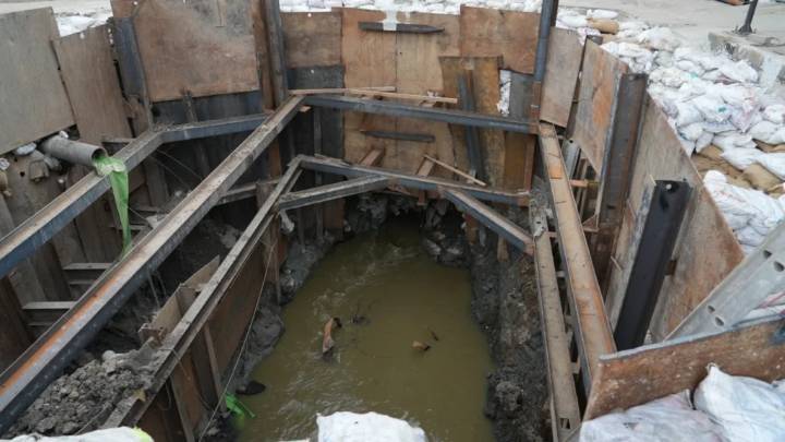 Avanza al 40% reparación de socavón en Iztapalapa