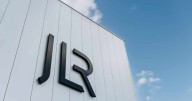 Jaguar Land Rover empieza a levantarse tras ciberataque: anuncia vuelta parcial a la producción
