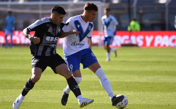 Vélez derrotó a Central Córdoba por 2 a 0 y conquistó la Supercopa Argentina 2025