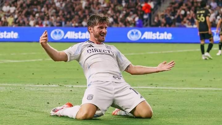 Anders Dreyer repite como Jugador del Mes en la MLS