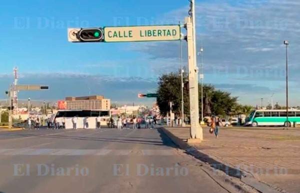 Ahorcan el Centro maestros con protesta