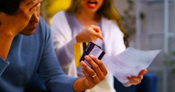 Prohíben comprar casa o auto por 7 años a las personas y familias que olviden hacer esto con su tarjeta de crédito