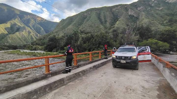 Zimapán: Continúa desfogue de la presa Fernando Hiriart