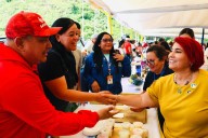 Emprendedores de Mintur y artesanos participan en feria de turismo