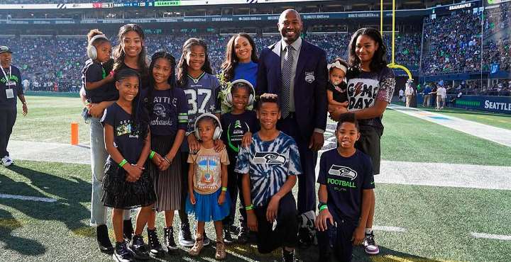 Exestrella de la NFL anuncia su 14° hijo en camino