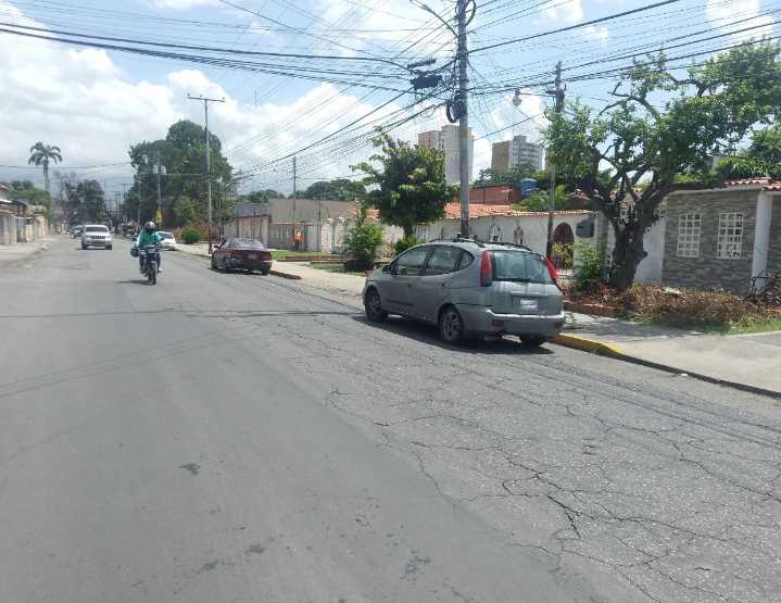 Murió mujer al ser arrollada cuando paseaba a su mascota