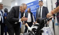 Jaldo entregó una silla postural a un niño con parálisis cerebral