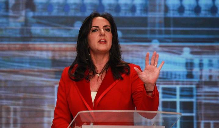 María Fernanda Cabal arremete contra Gustavo Petro y lo tilda de “sicópata”