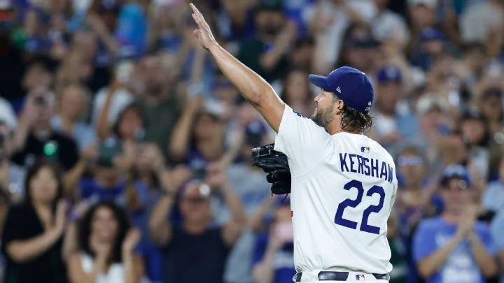 Dodgers' Kershaw soaks in ovation in possible L.A. farewell