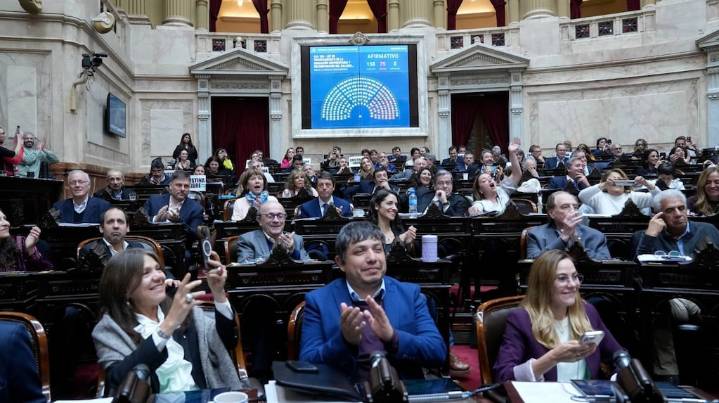Tras la elección en PBA, la oposición redobla la presión en el Congreso: de las citaciones por el caso Libra a la sesión por el DNU