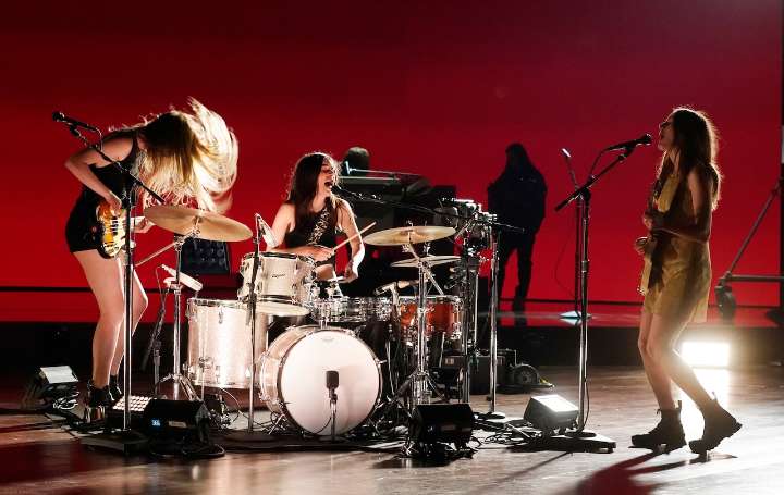 HAIM says they got 'amazing bagels' from this beloved Boston bagel shop