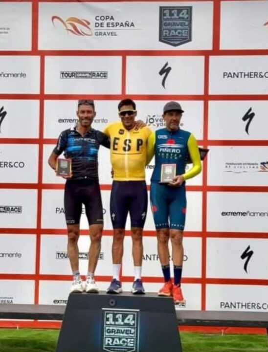 El ciclista de Camas, Basilio Polvillo, logra el subcampeonato en la 114 Gravel Race de Badajoz