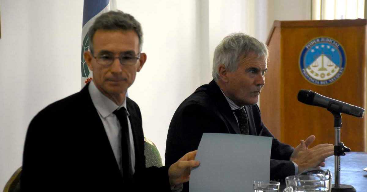 El TSJ de Neuquén apartó a una fiscal y notificó a su jefe José Gerez