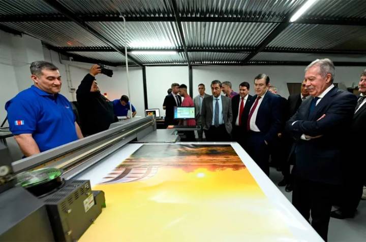 El gobernador Zamora participó de la inauguración de la planta Proyecto Qelqa  Industria Gráfica 3D