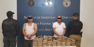 Hallan en autobús compartimento oculto con 50 paquetes de heroína y fentanilo en Sonora