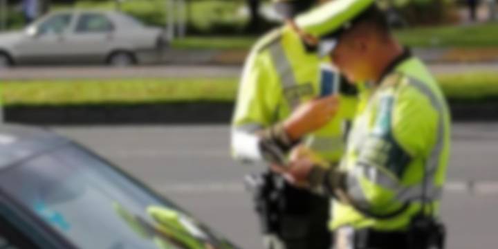 Saltarse un retén en Colombia puede costarle millones, la licencia de conducir y hasta la cárcel: esto dice la ley