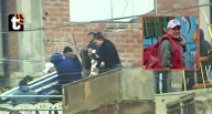 ¡Doble asesinato en Independencia! Sicarios acribillan a obrero de construcción civil y bala perdida mata a su vecino Sergio Téllez recibió más de 5 balazos, mientras Víctor Sosa recibió un disparo cu