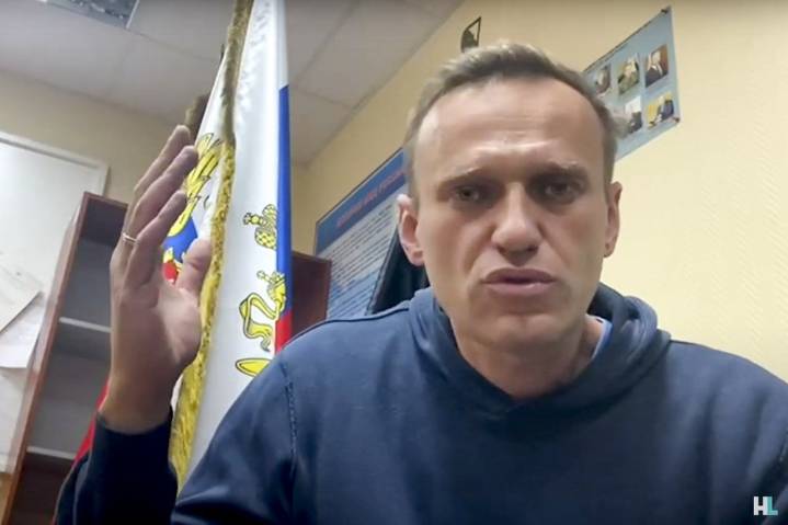 Viuda de opositor ruso Navalni afirma que fue envenenado en la cárcel y acusa a Putin