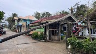 Caos y furia contra Marcos tras el paso del supertifón Ragasa por Filipinas