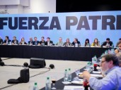 Kicillof arrancó la campaña para octubre: reunió a los intendentes y mostró "foto de unidad"