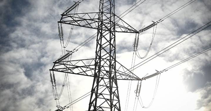 Power cuts 'likely' in 28 parts of England on Saturday and Sunday