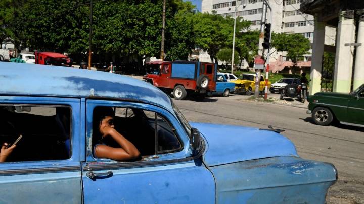 Colapsa Cuba: miles de personas se quedan sin suministro eléctrico y esperan el restablecimiento de las plantas generadoras