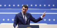 El activista conservador Charlie Kirk recibió un disparo en el cuello durante un mitin
