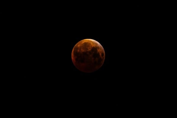 Cómo ver el eclipse lunar total y la luna de sangre
