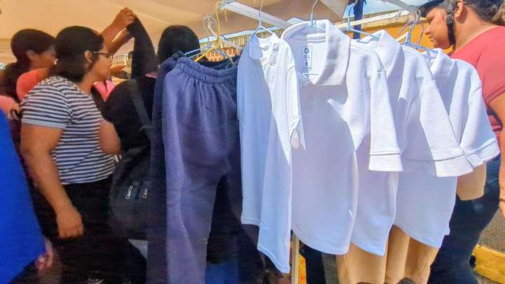 Más de 1000 personas beneficiadas con feria escolar en Tucupita