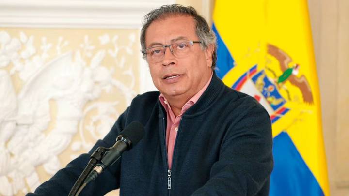 Gustavo Petro supone que lancha atacada por EE.UU. en Dominicana llevaba colombianos