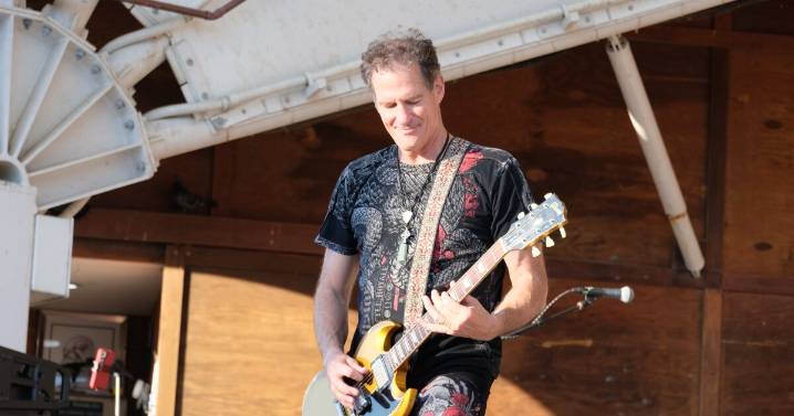 Rocking the vote: Guitar in hand, Scott Brown brings the noise to the campaign trail