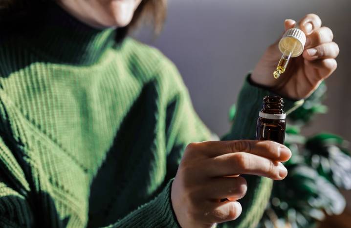 Estudio revela que un fármaco elaborado con marihuana reduce el dolor de espalda