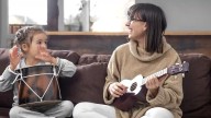 Así ayuda la musicoterapia a reducir el estrés y la ansiedad, según expertos