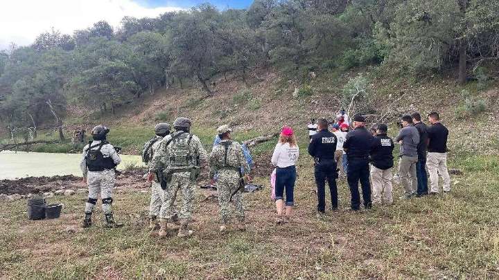 Madres Buscadoras de Sonora localizan restos calcinados en un predio de Hermosillo